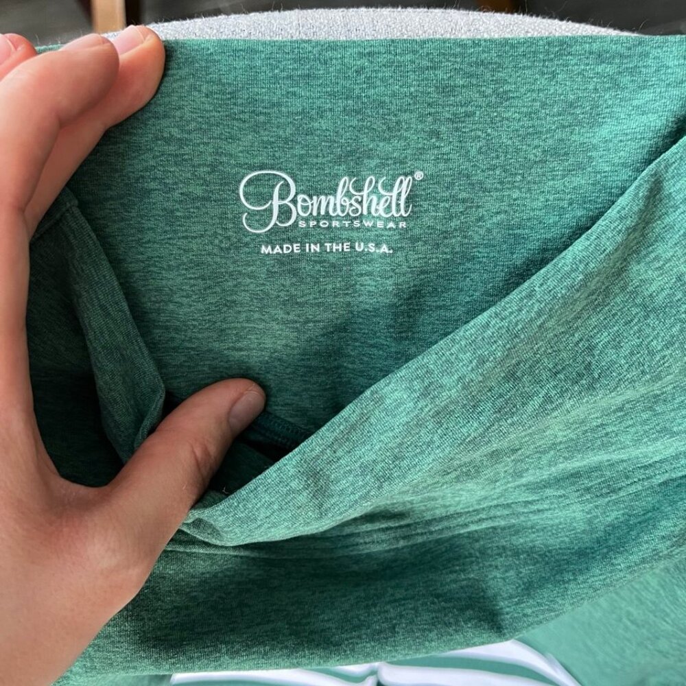 Bombshell Scrunch Leggings (LIKE NEW) - Picture 6 of 10